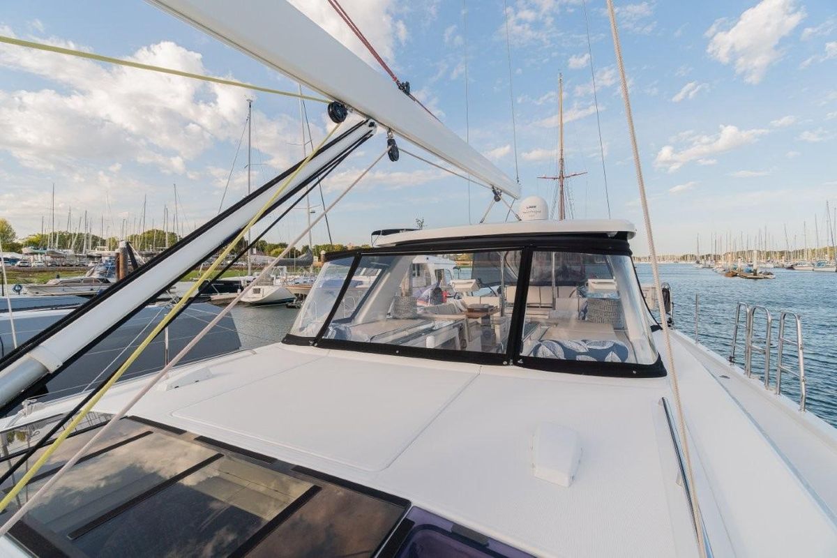 2020 Beneteau Oceanis Yacht 62