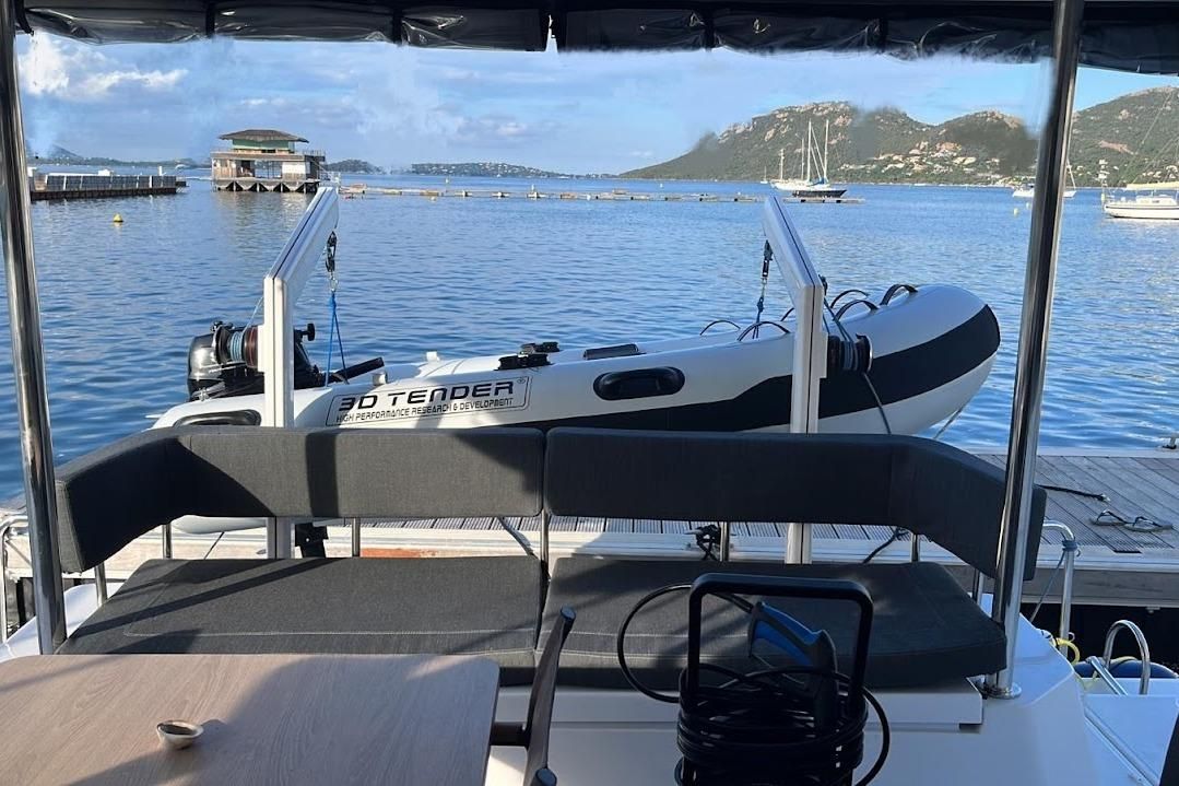 2022 Aventura 37