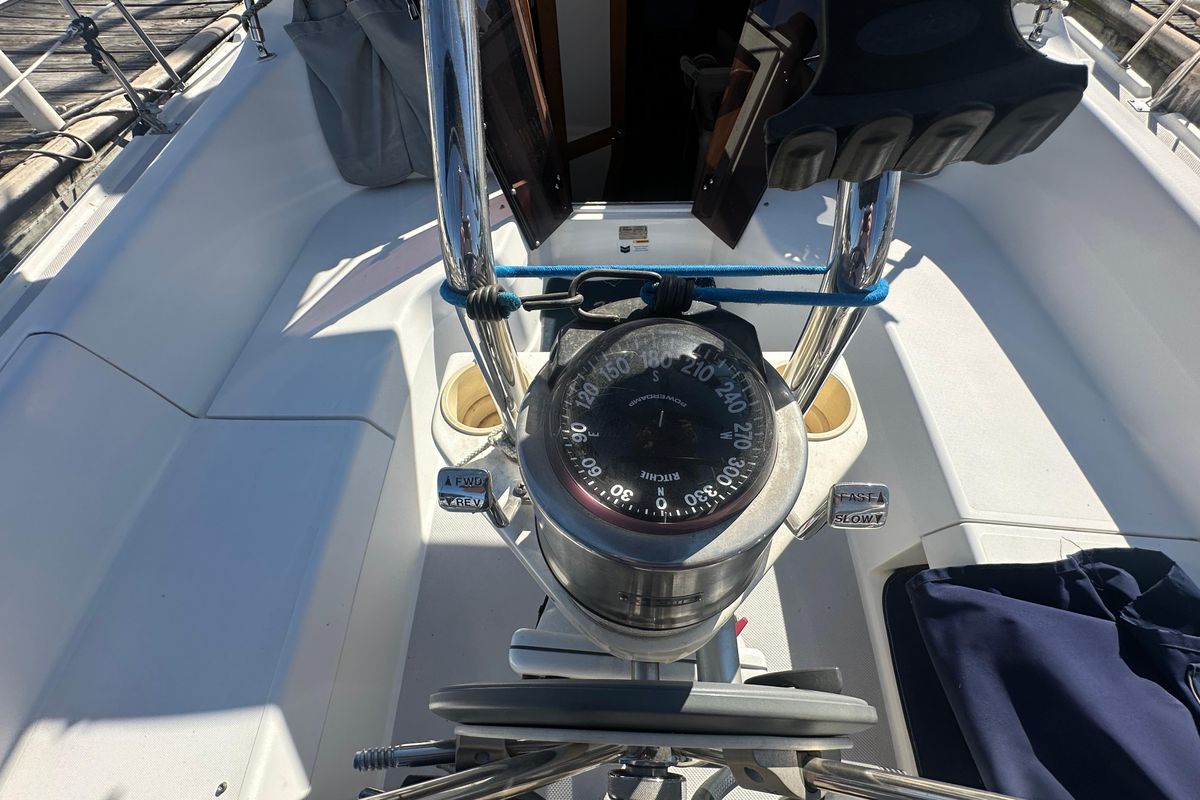 2005 Catalina 310