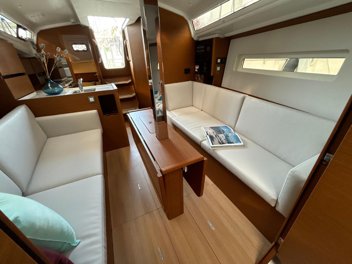 2024 Jeanneau Sun Odyssey 350 for sale in Granville Island, British Columbia, Canada 35 ft