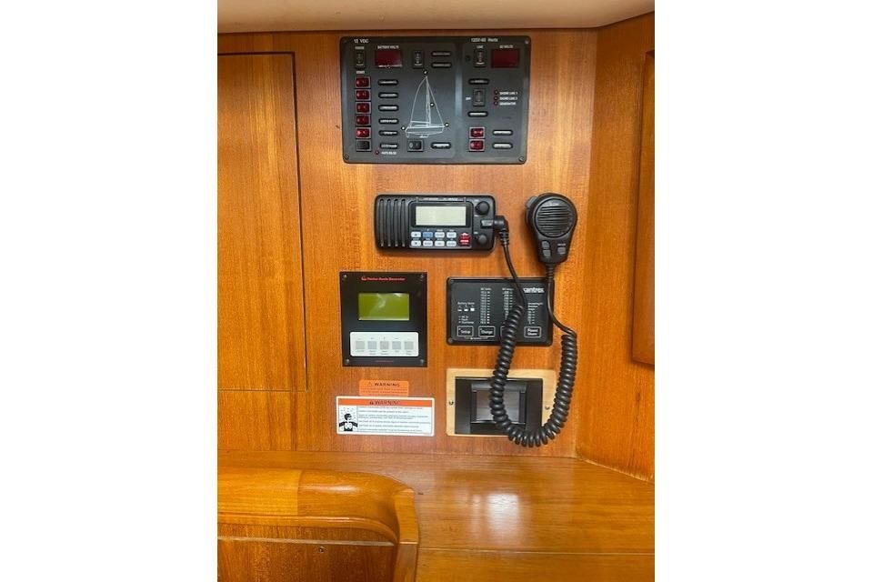 2007 Hunter 45 Center Cockpit