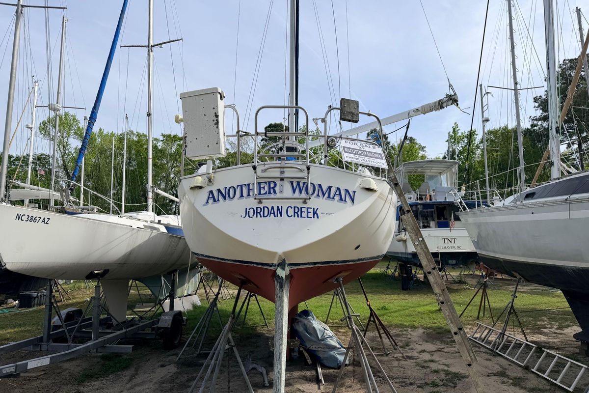 1980 Hunter 37 Cherubini Cutter