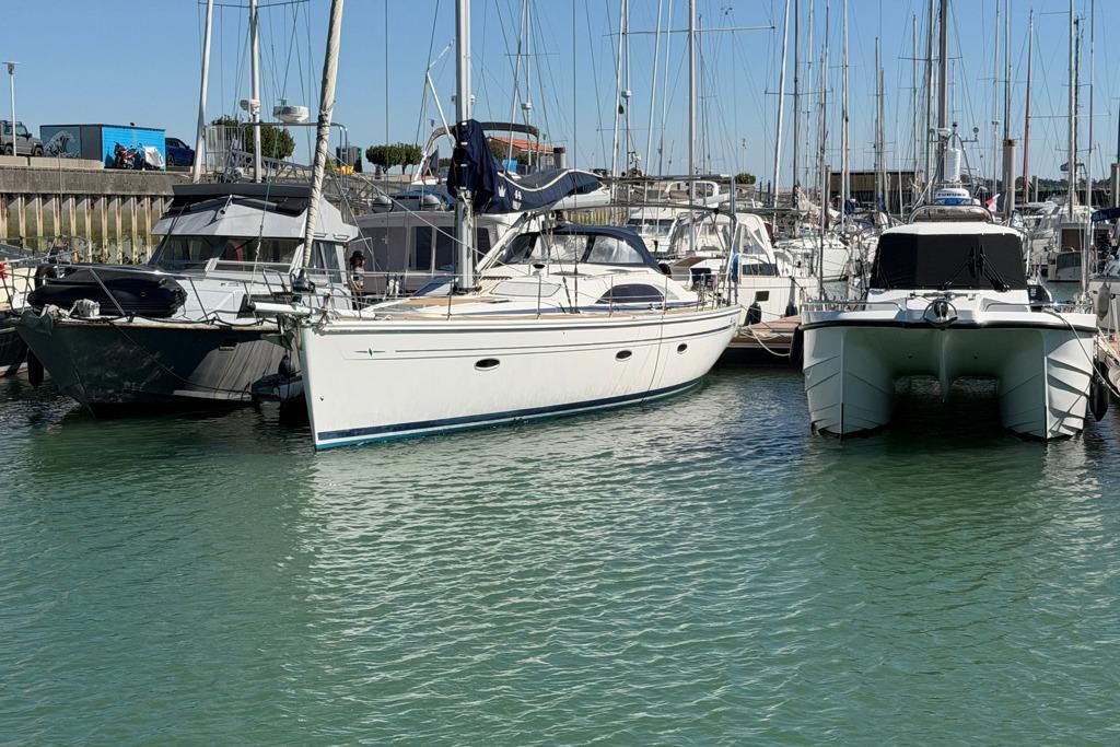2011 Bavaria Vision 44