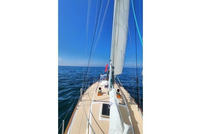 1982 Cape Dory 36