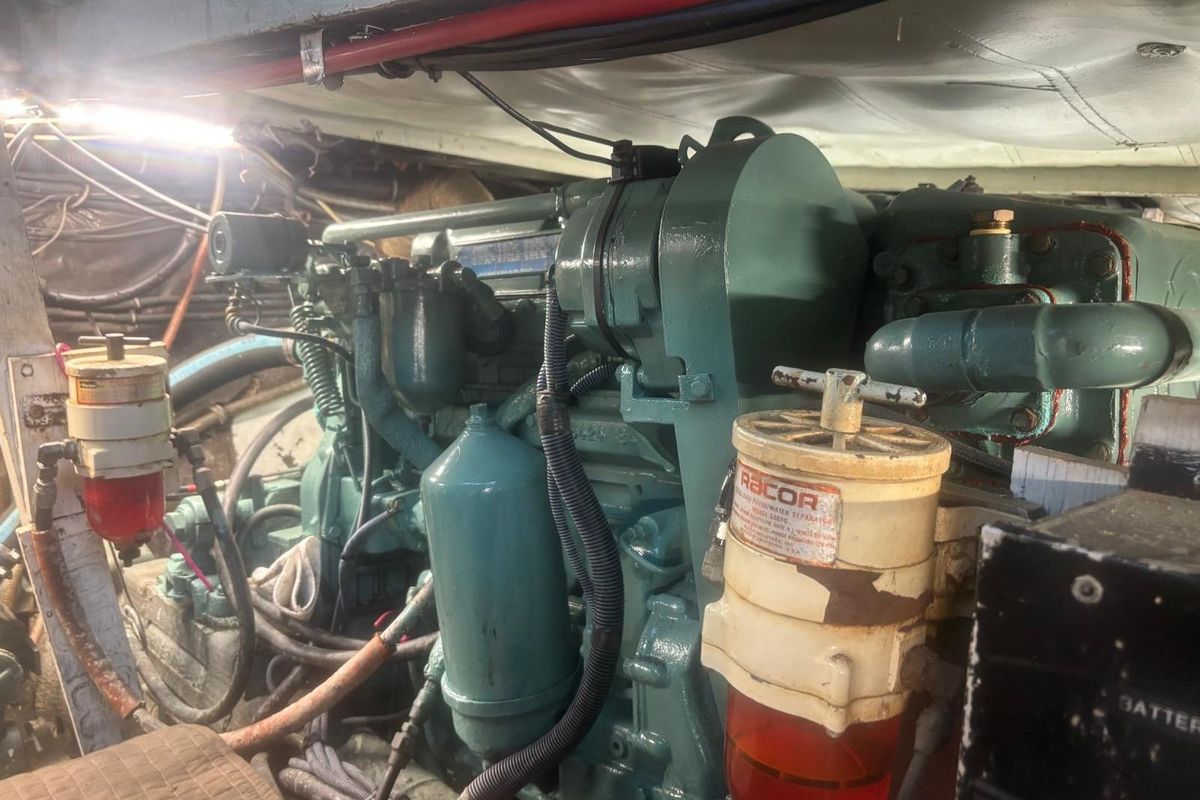 1980 Chris-Craft 380 Corinthian