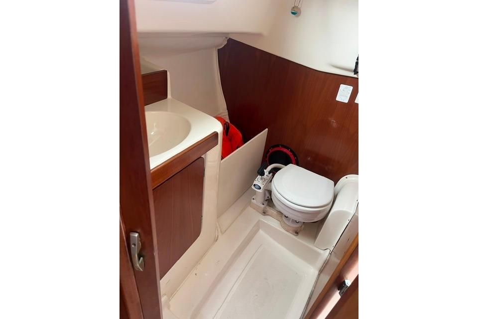 2005 Jeanneau Sun 2500