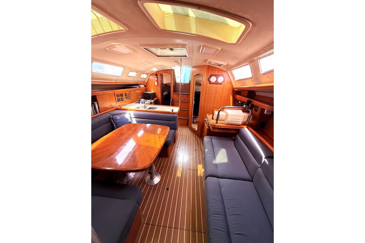 2007 Hunter 38