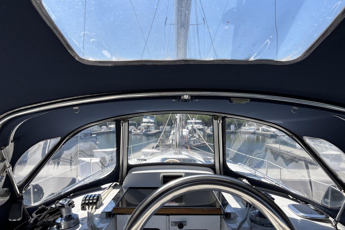 2006 Hunter 41 Deck Salon
