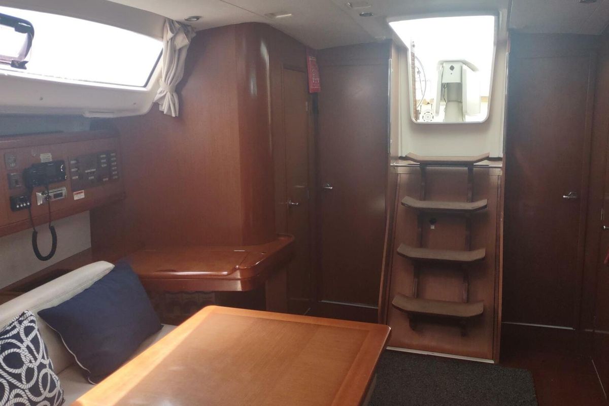 2011 Beneteau Oceanis 43