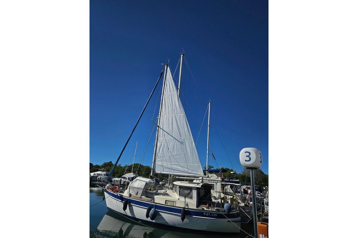 1982 Hallberg-Rassy HR 94 Kutter