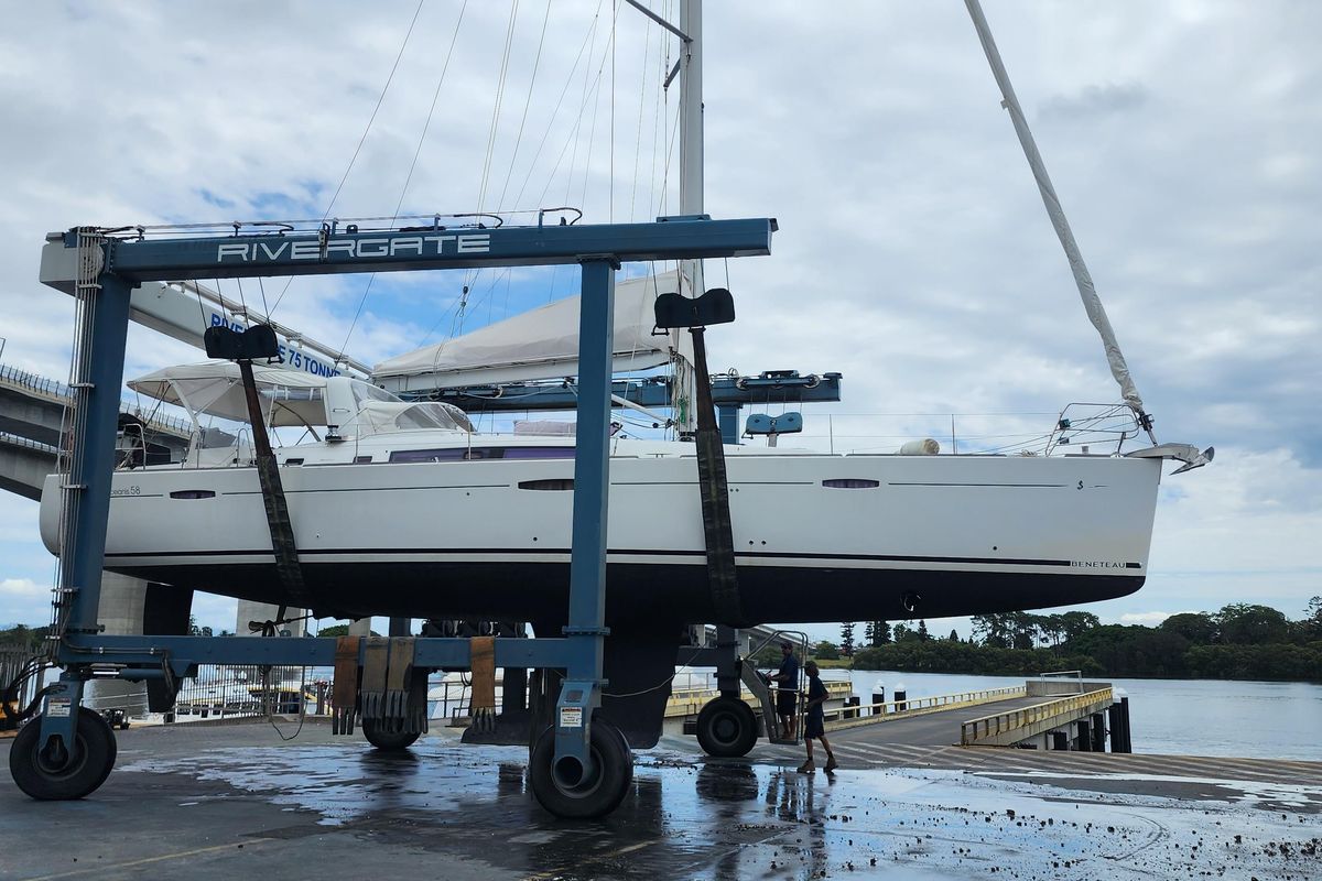 2010 Beneteau Oceanis 58