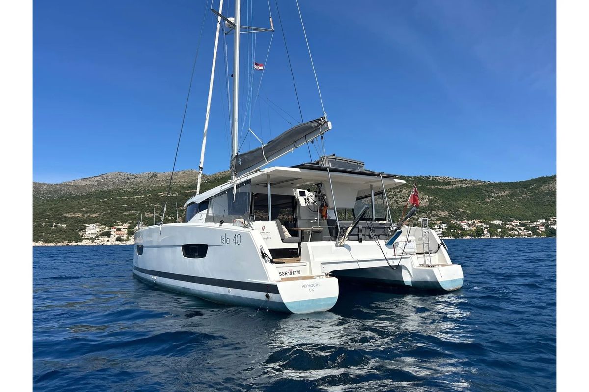 2021 Fountaine Pajot Isla 40