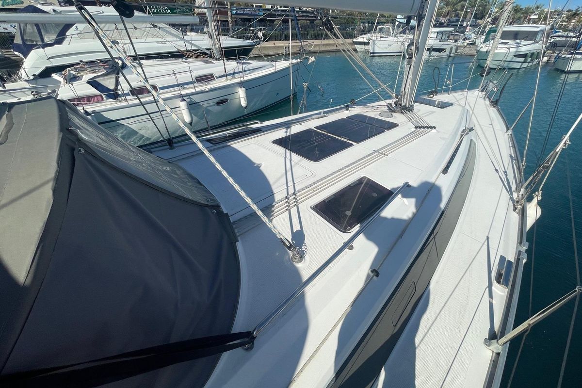 2020 Bavaria Cruiser 37