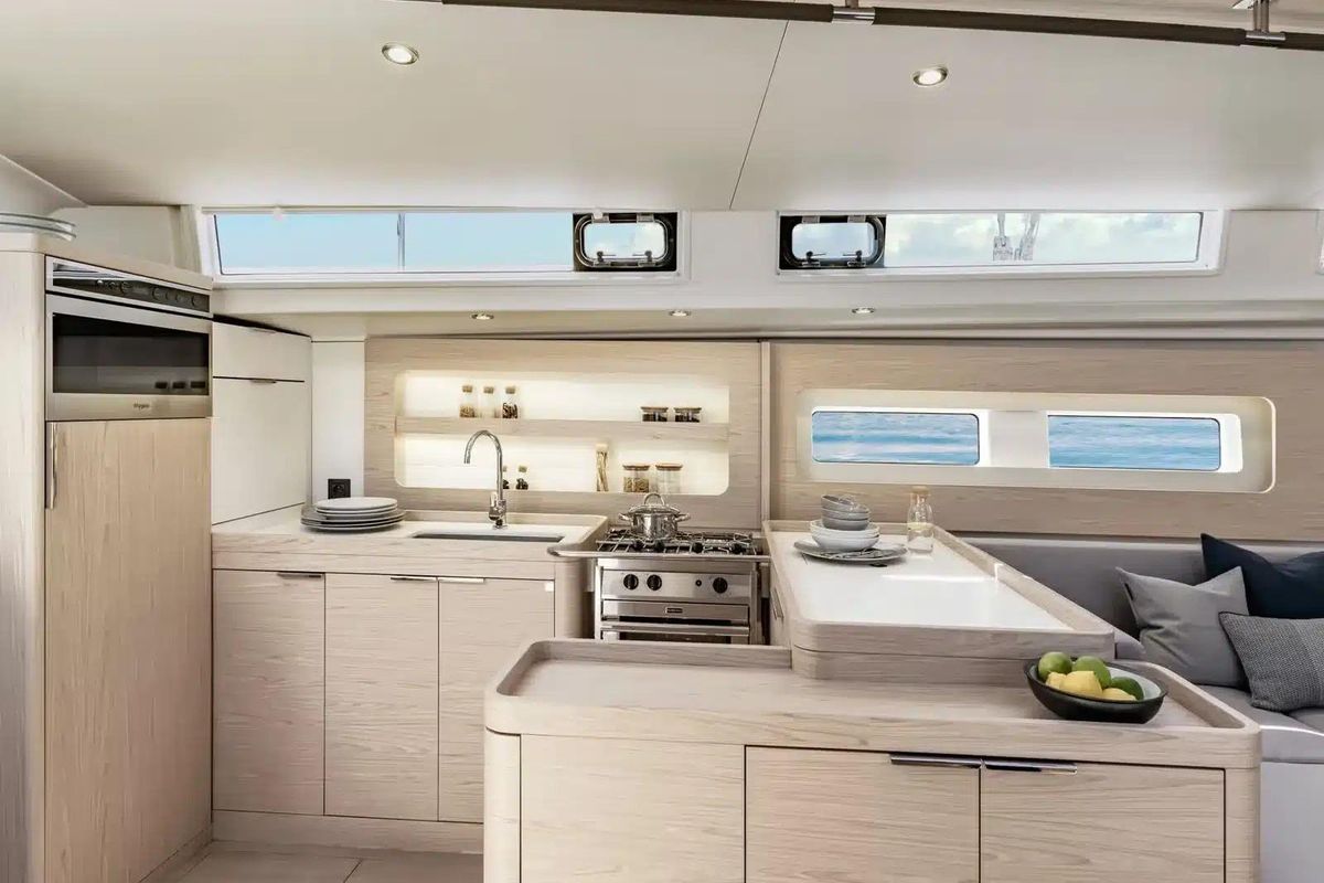 2026 Beneteau Oceanis Yacht 54