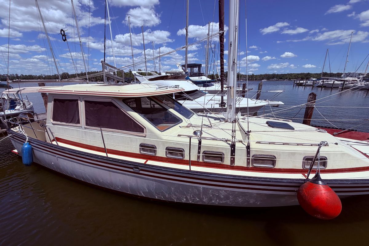 1985 Lancer Yachts 40 Motorsailer