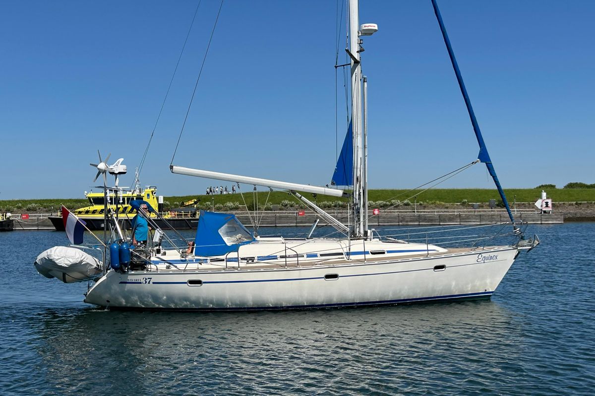 1995 Bavaria 37