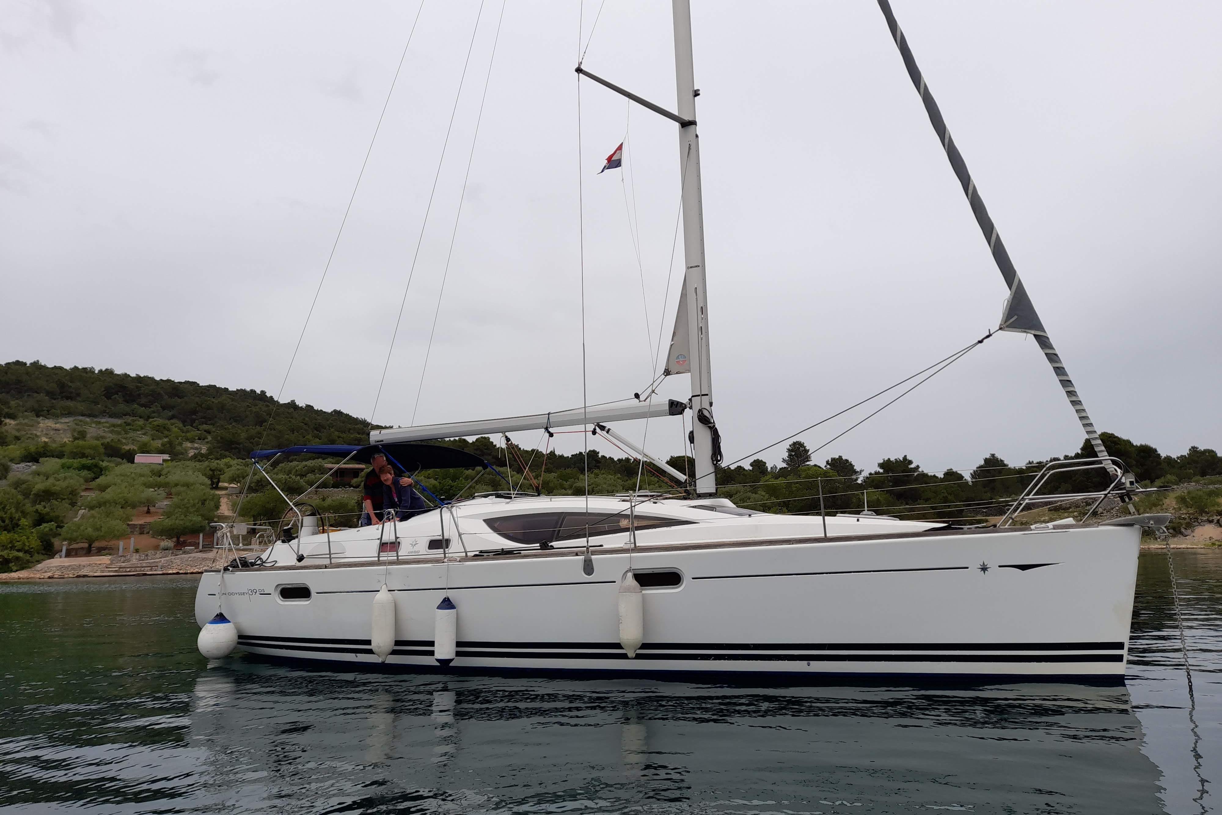 2009 Jeanneau Sun Odyssey 39 DS Boats