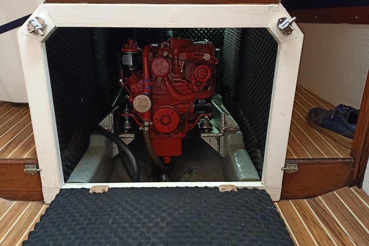 1977 Sailboat Mariola Drac One Toner 34