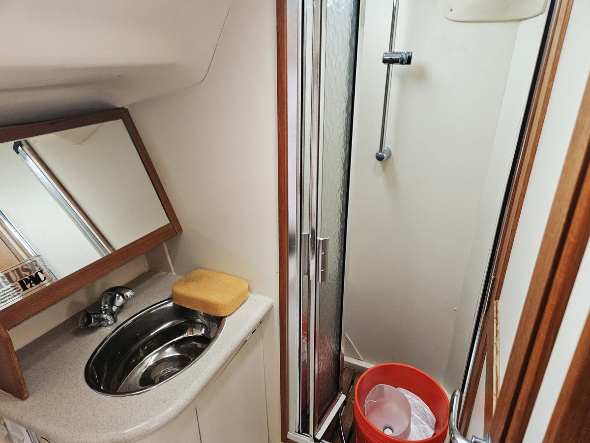 2007 Hunter 41 Aft Cockpit