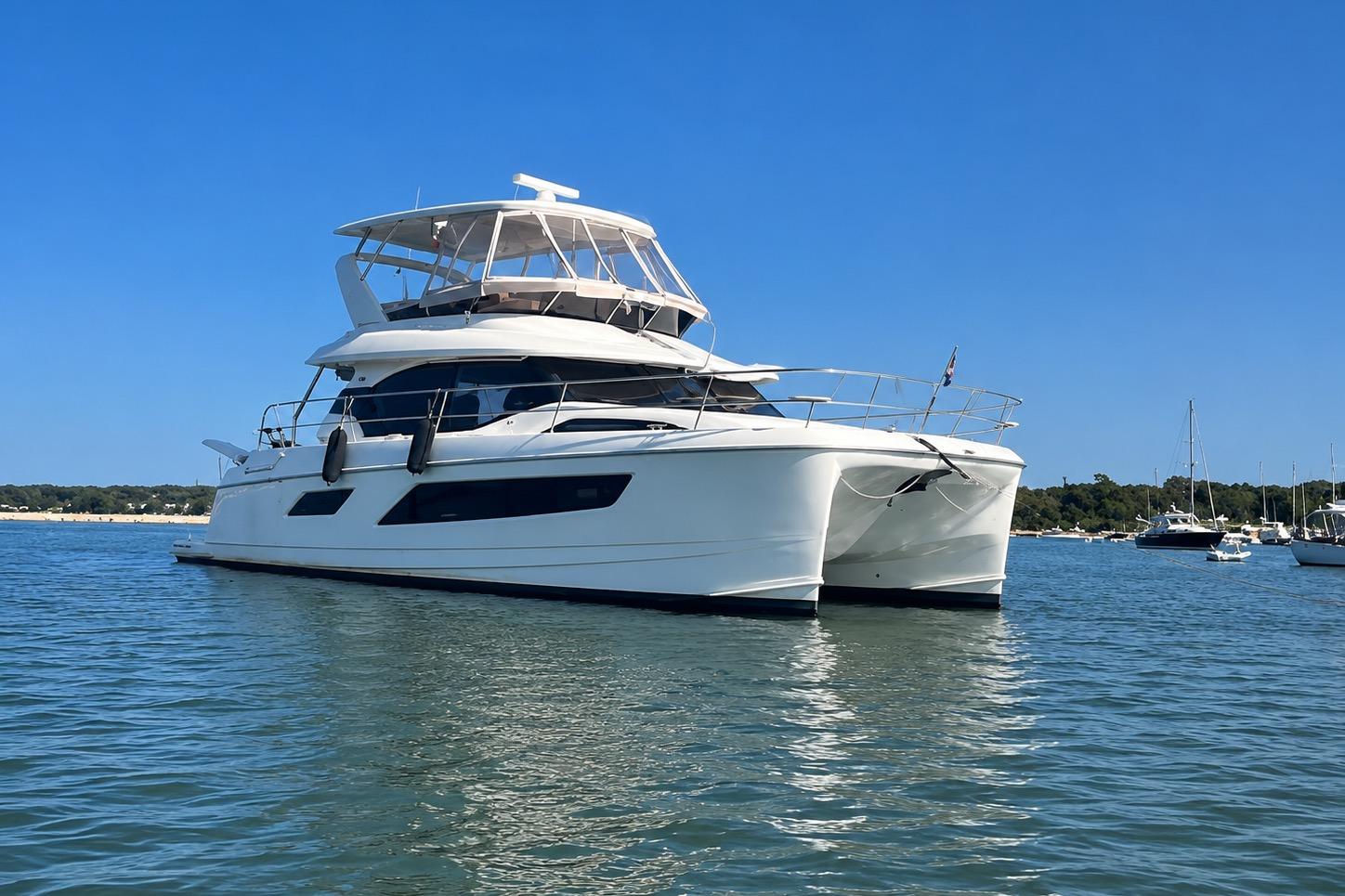 2016 Aquila 44