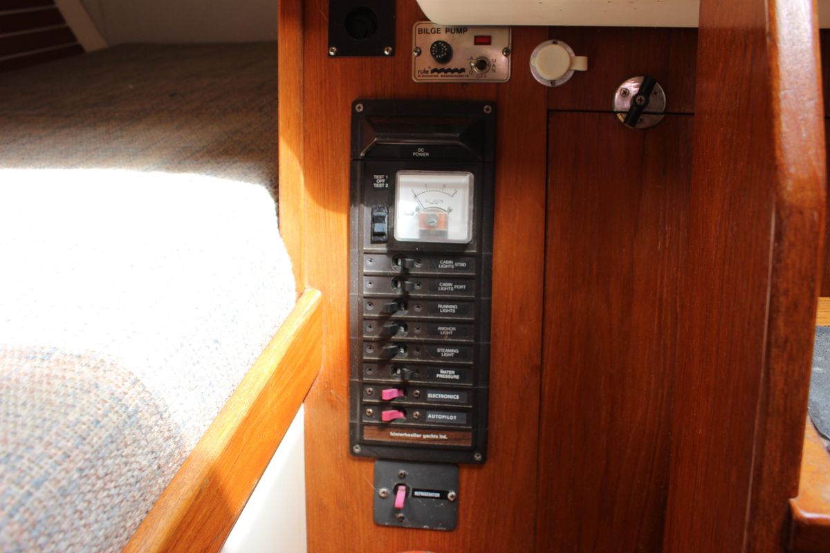 1985 Nonsuch 30