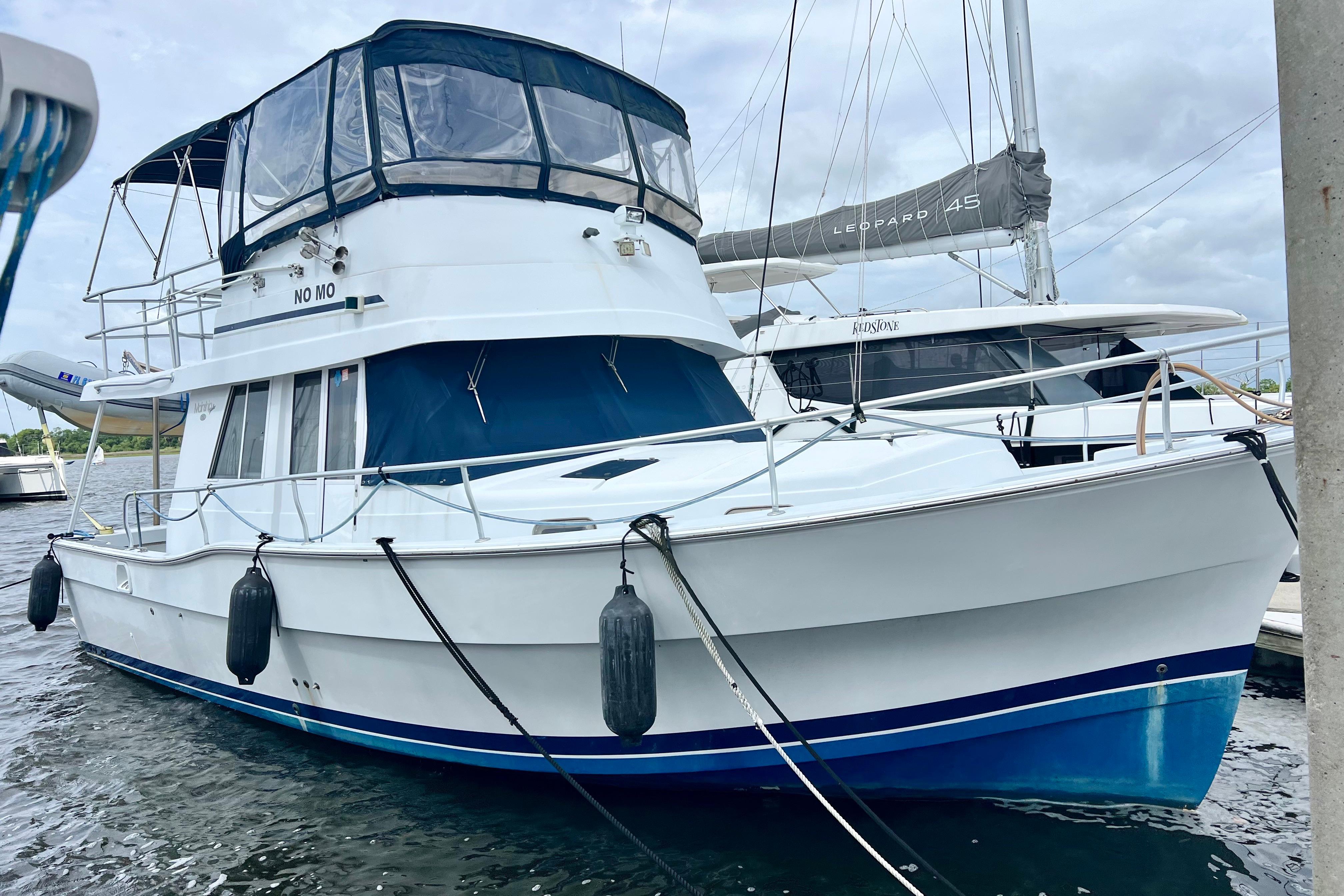 1999 Mainship 350 Trawler