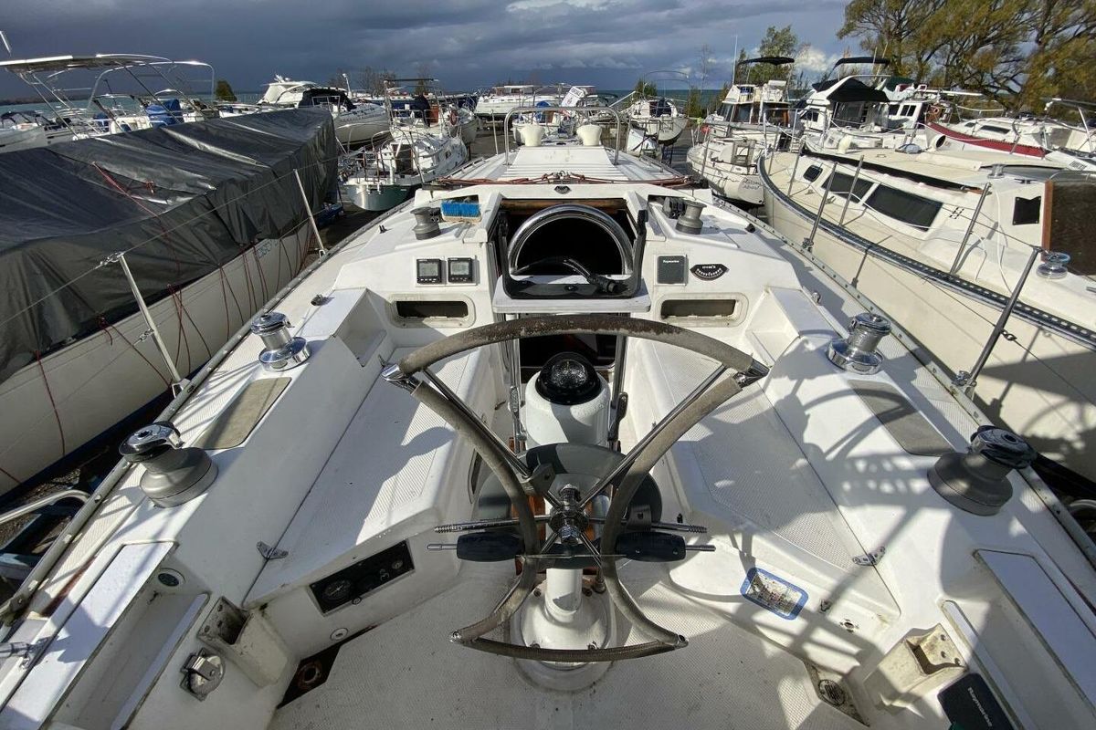 1985 Hunter 34