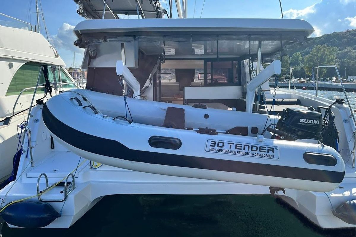 2022 Aventura 37