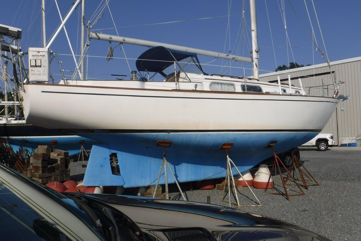1979 Pearson 35