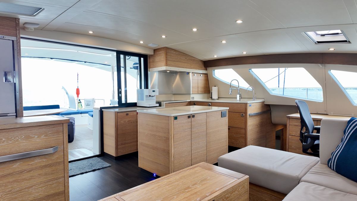 2021 Xquisite Yachts X5 PLUS