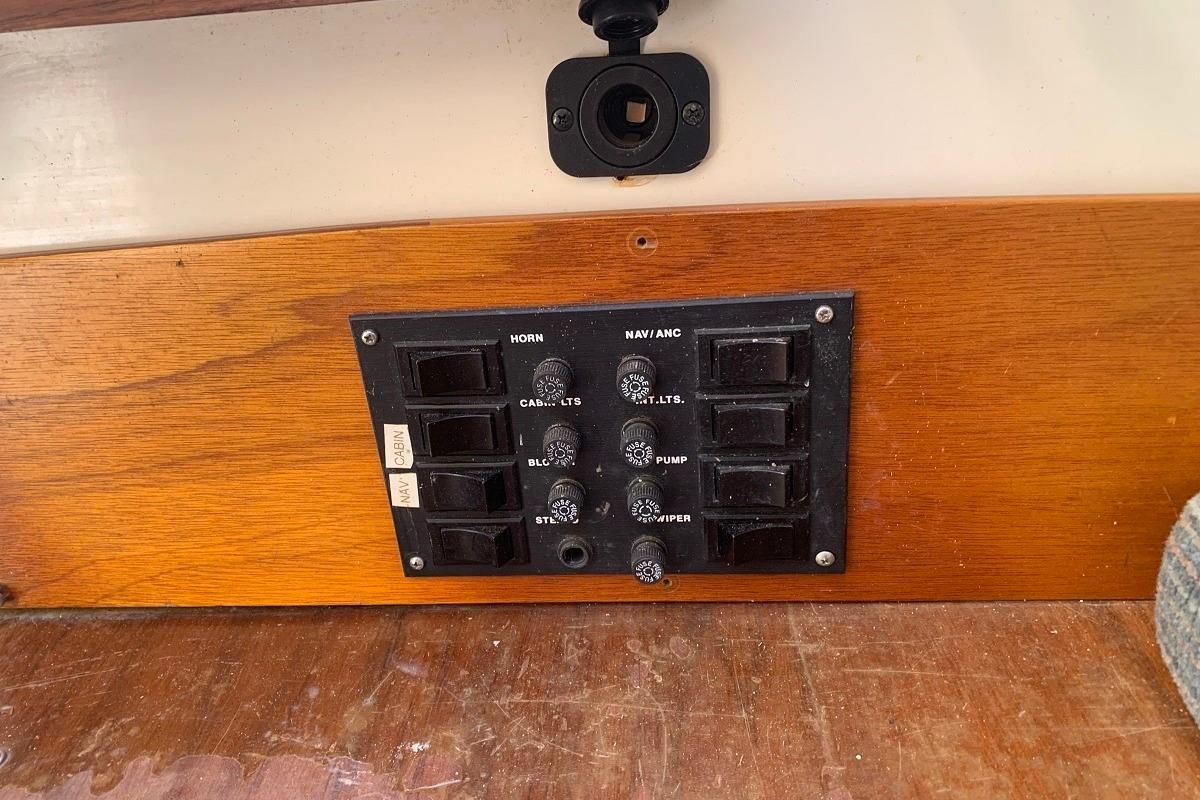1986 Rhodes 22