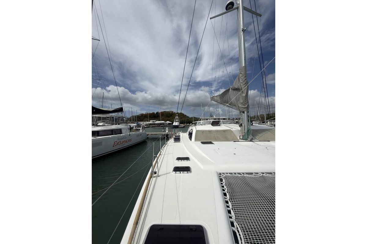 2015 Prout 72