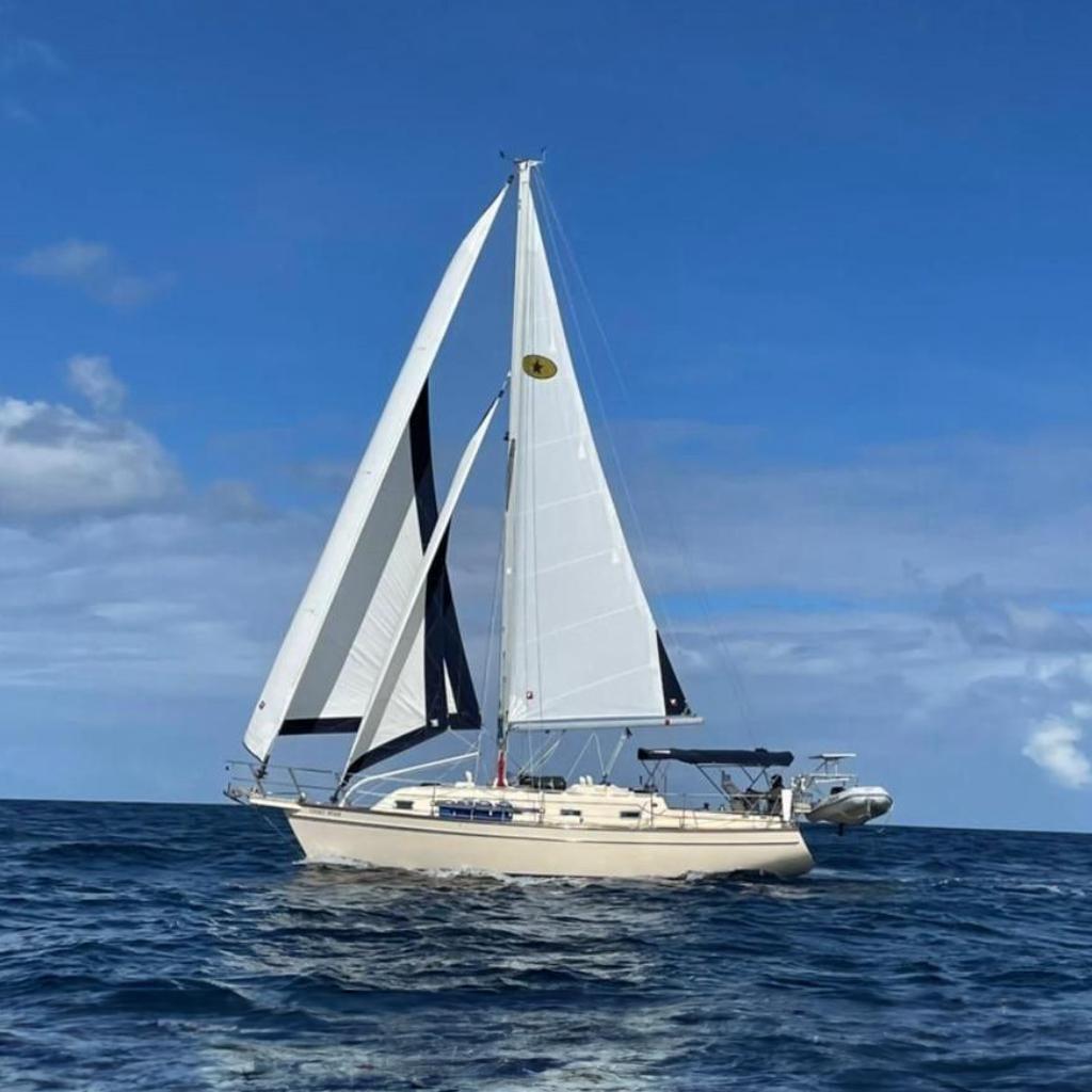 1999 Island Packet 350 for sale in Saint George, Grenada