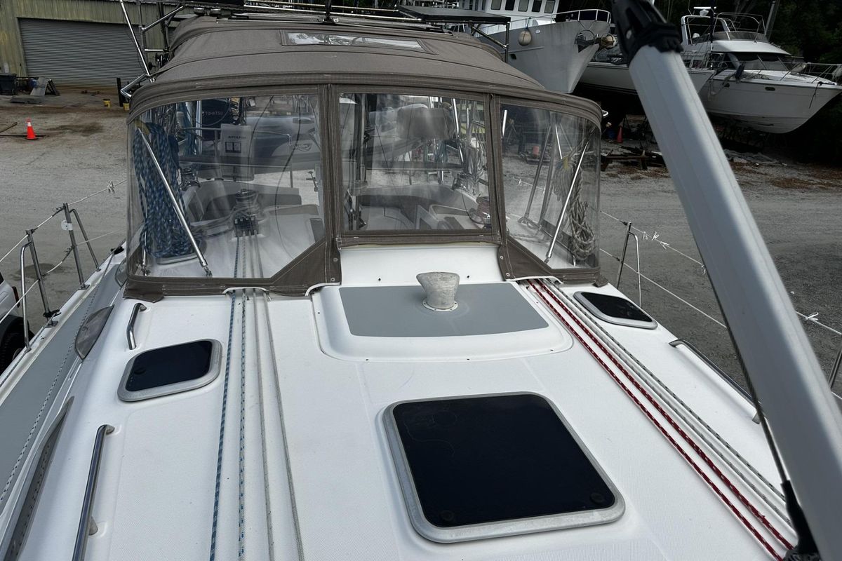2004 Hunter 41 Aft Cockpit