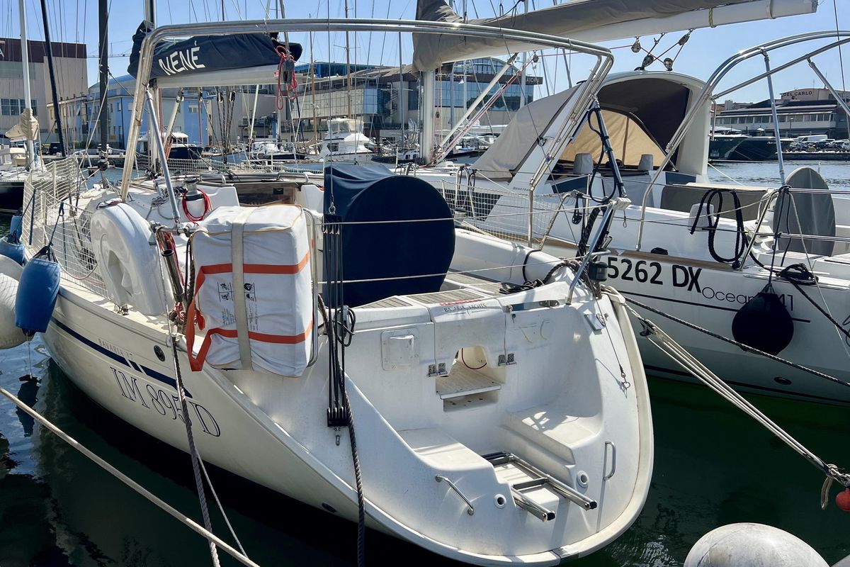 2002 Bavaria 37