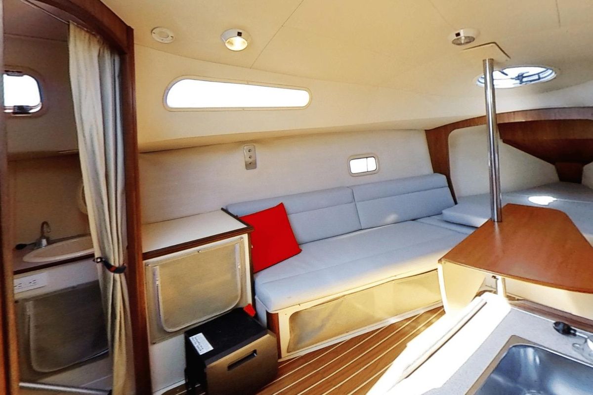 2006 Hunter 27