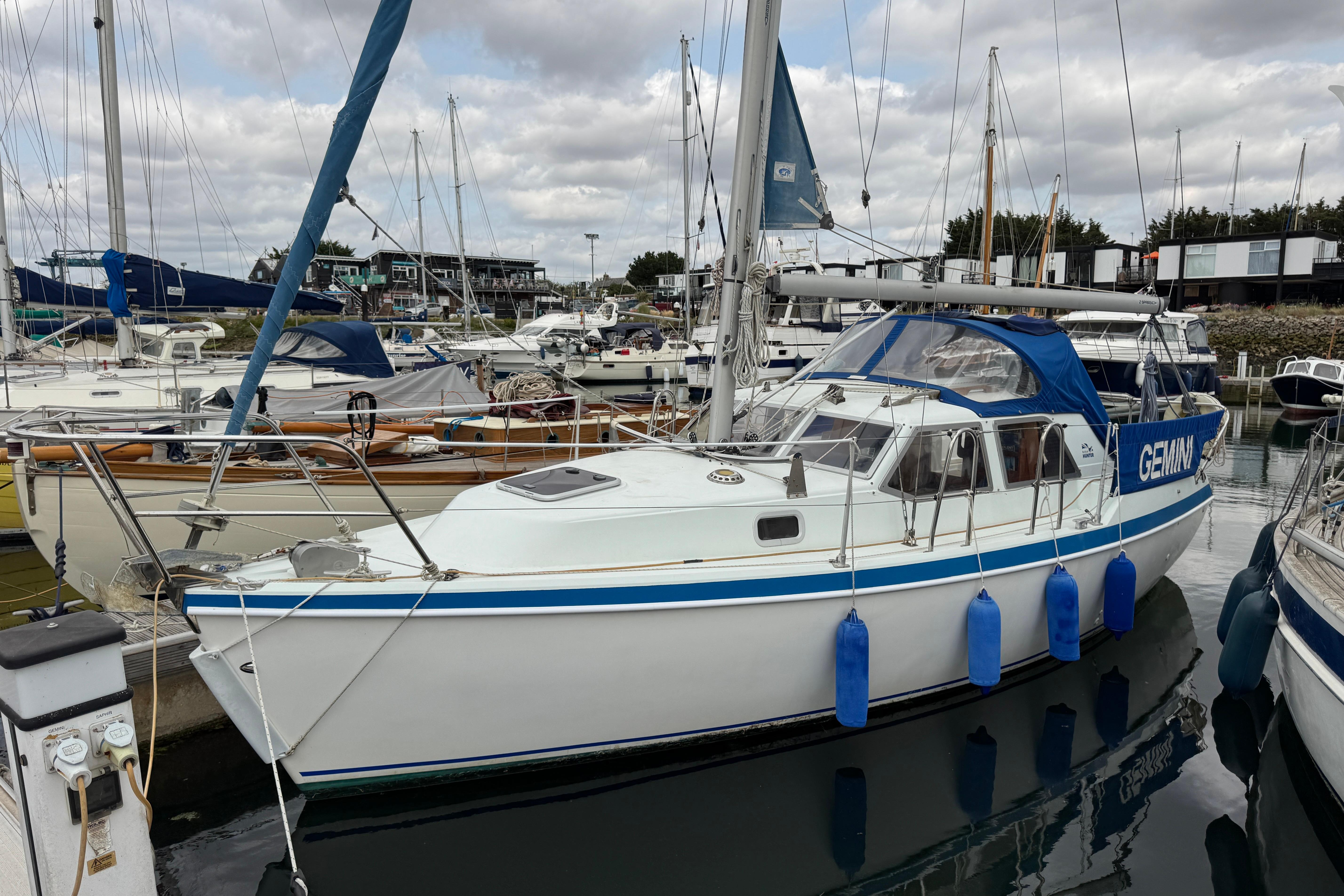 2001 Hunter Pilot 27