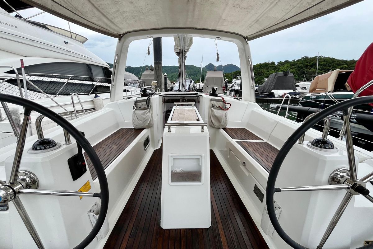 2019 Beneteau Oceanis 35.1