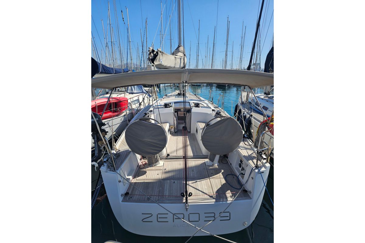 2012 Grand Soleil 39