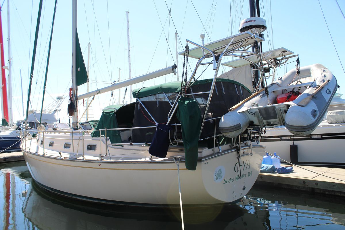 1994 Island Packet 40