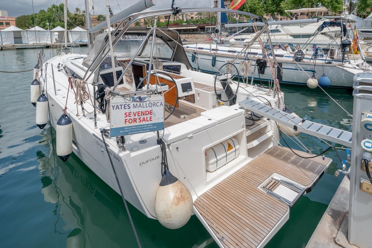 2021 Dufour 390