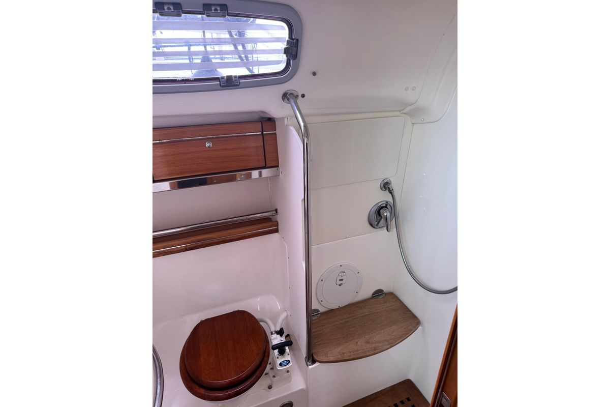 2005 Bavaria Cruiser 39