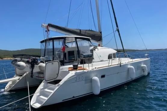 2016 Lagoon 380 for sale in Pointe-à-Pitre, Guadeloupe 38 ft