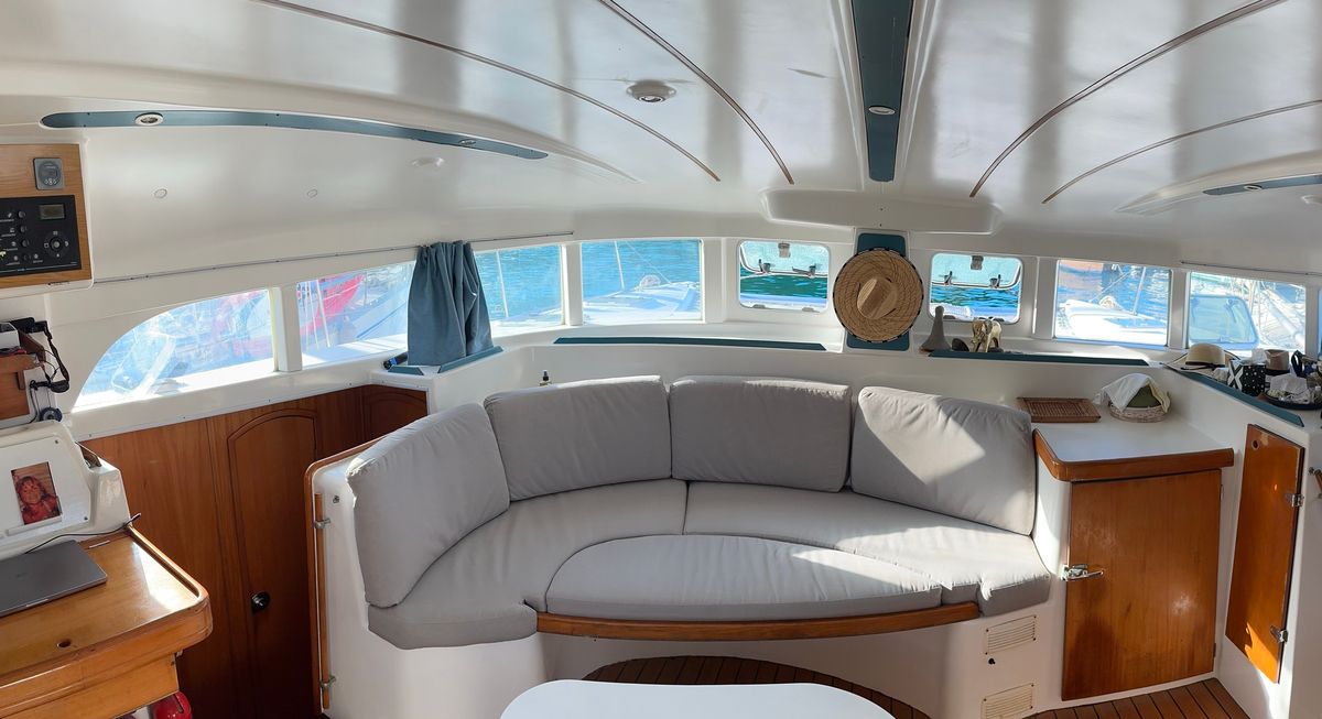 2001 CNB Lagoon 380