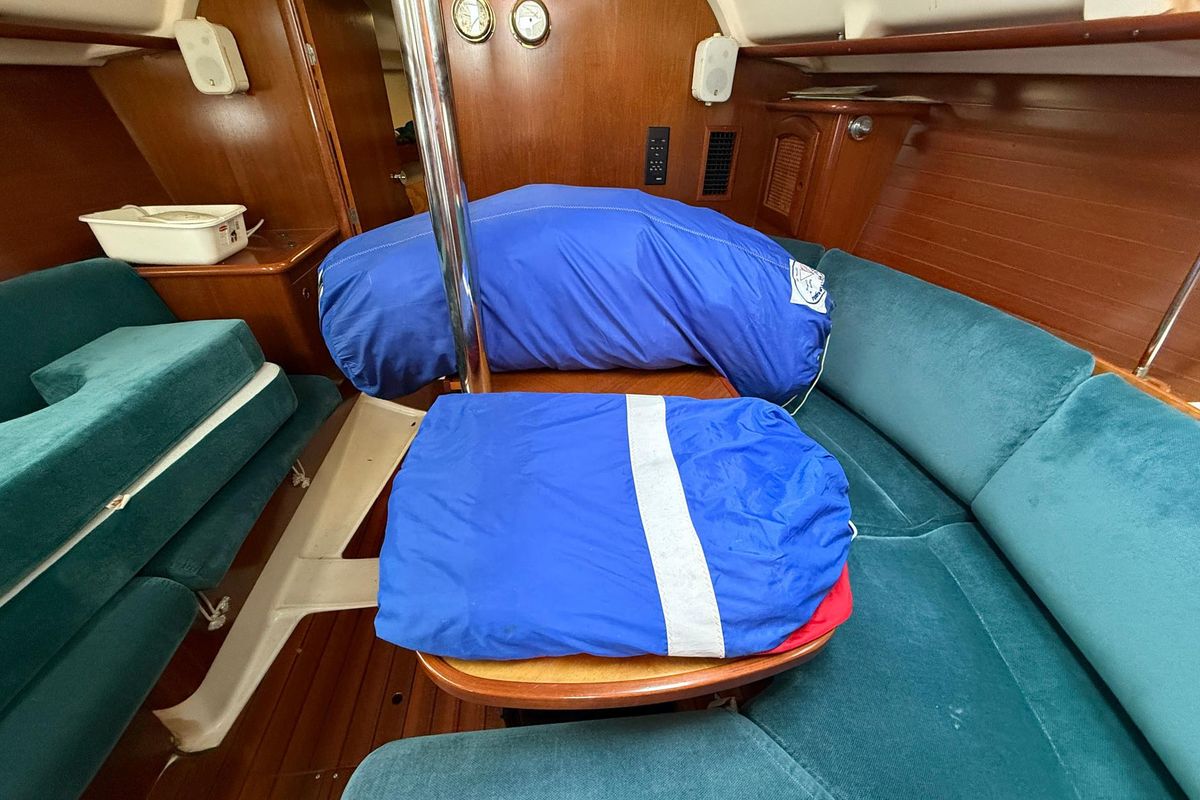 1998 Beneteau Oceanis 352