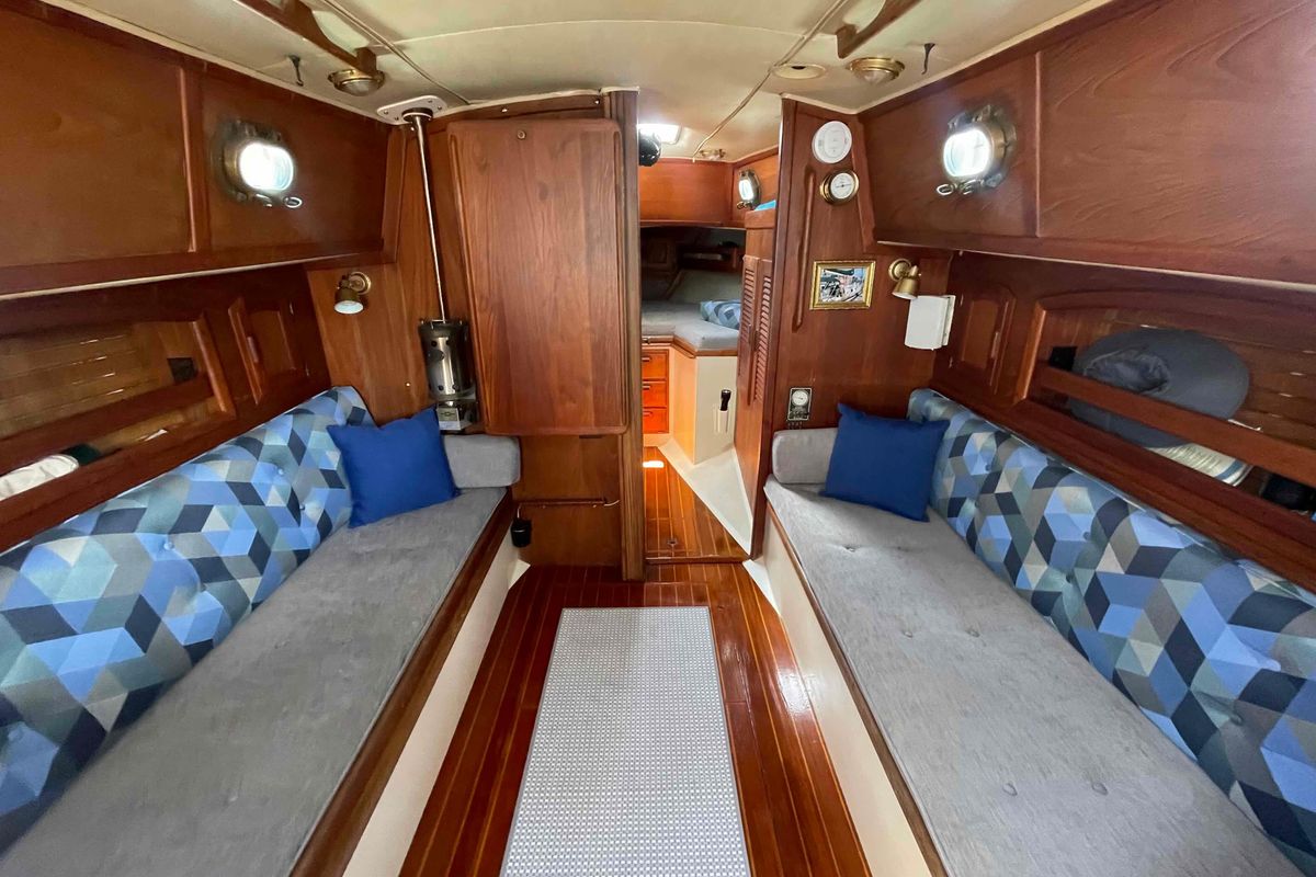 1987 Pacific Seacraft 34