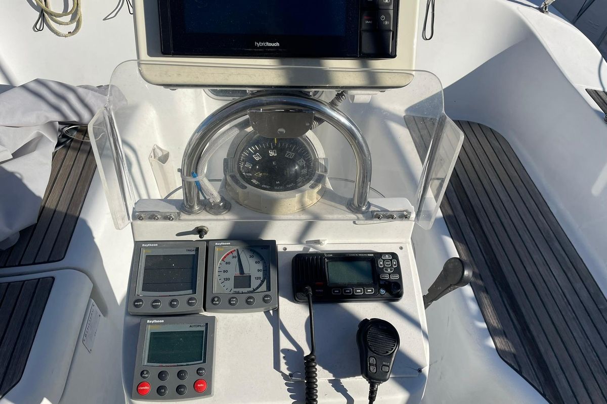 2000 Beneteau 361