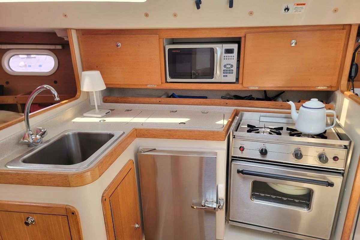 2006 Catalina 310