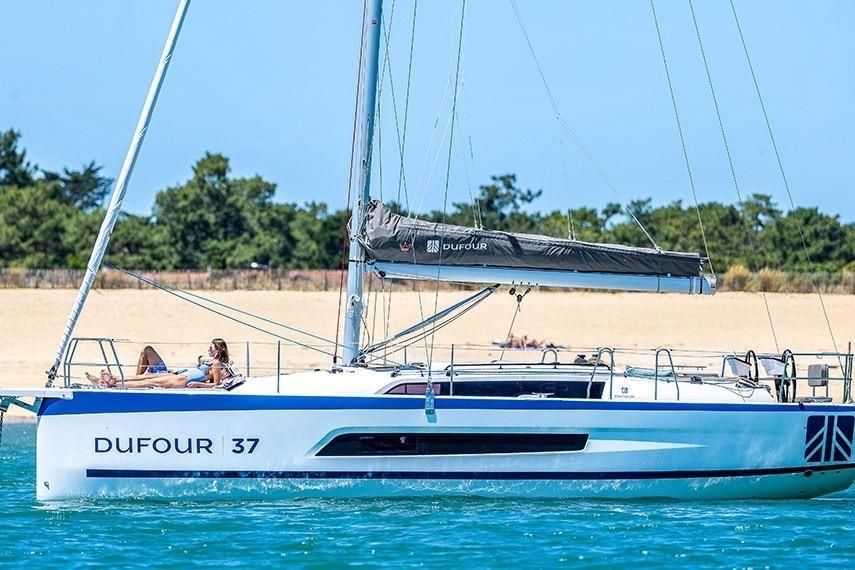2024 Dufour 37
