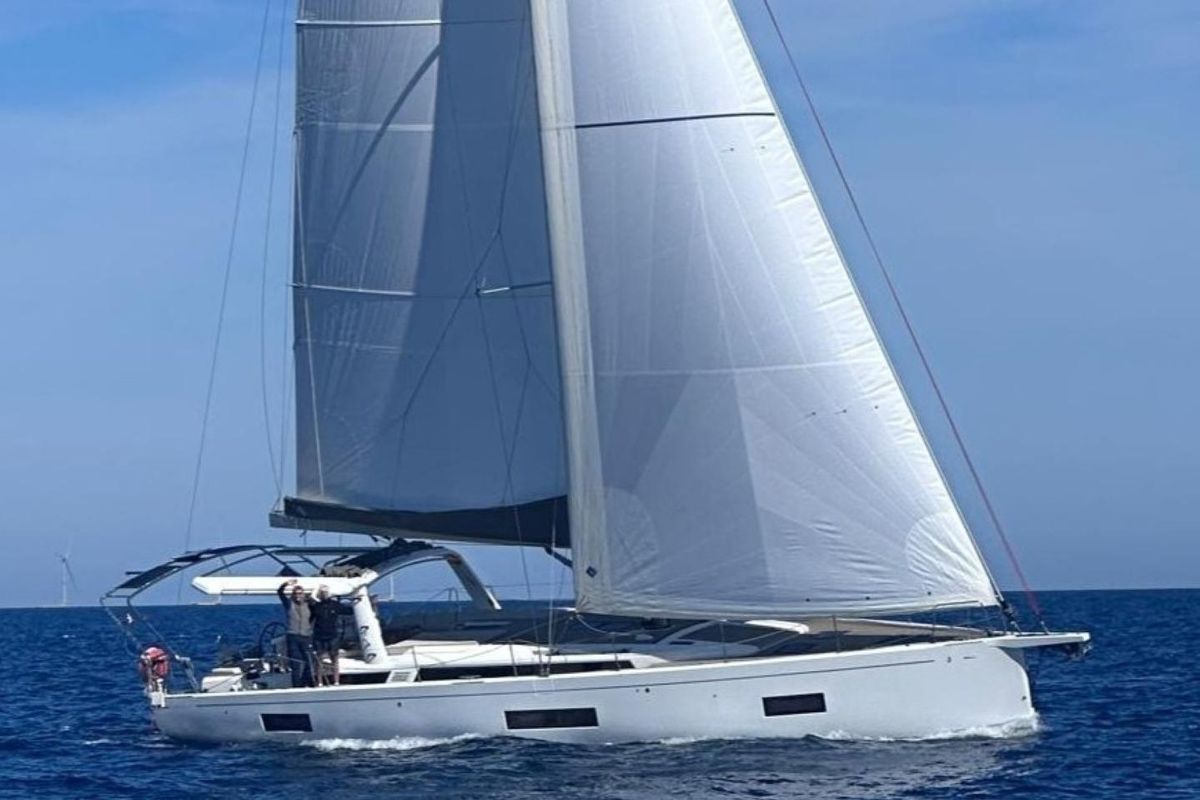 2024 Beneteau Oceanis Yacht 54